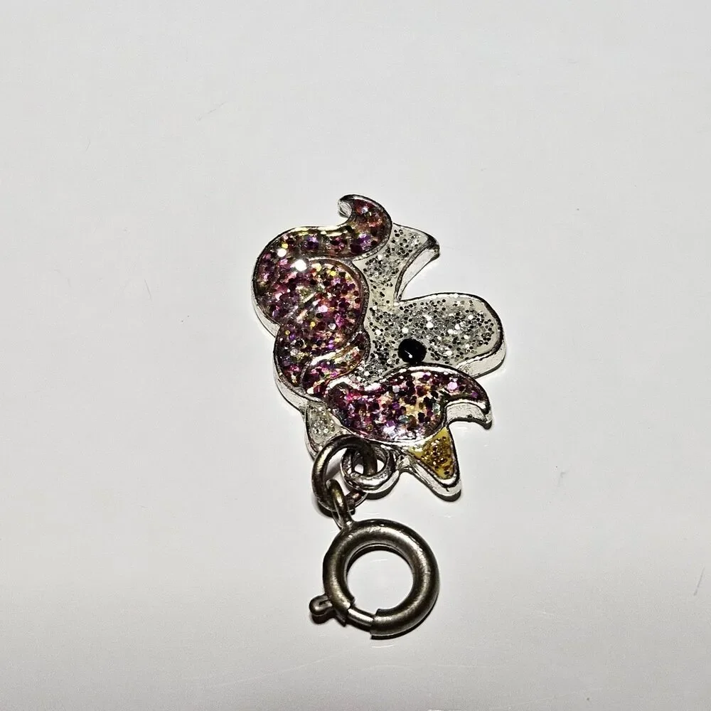 Unbranded silver tone